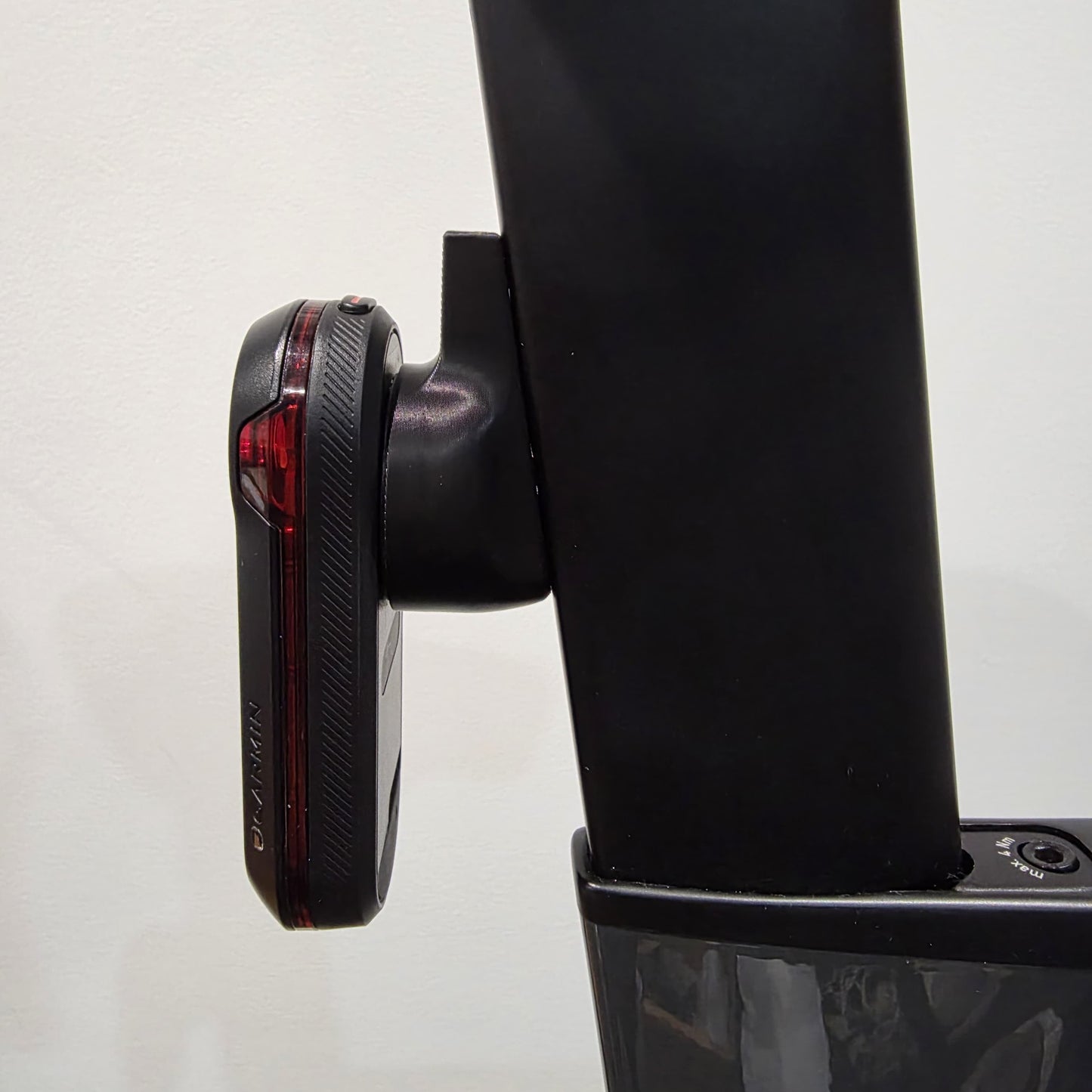 Canyon Speedmax SP0048 Seat Post Mount for Garmin Varia and Wahoo Trackr