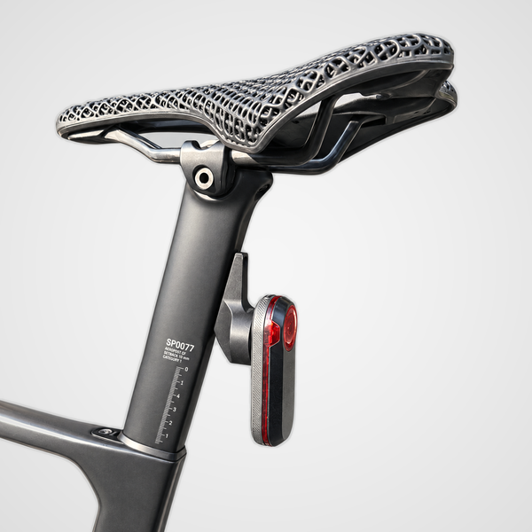Draaft Canyon Aeroad seat post mount with Garmin Varia radar, three-quarter view under the saddle