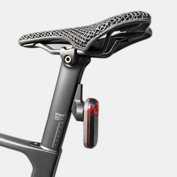 Draaft Canyon Aeroad seat post mount with Garmin Varia radar, three-quarter view under the saddle