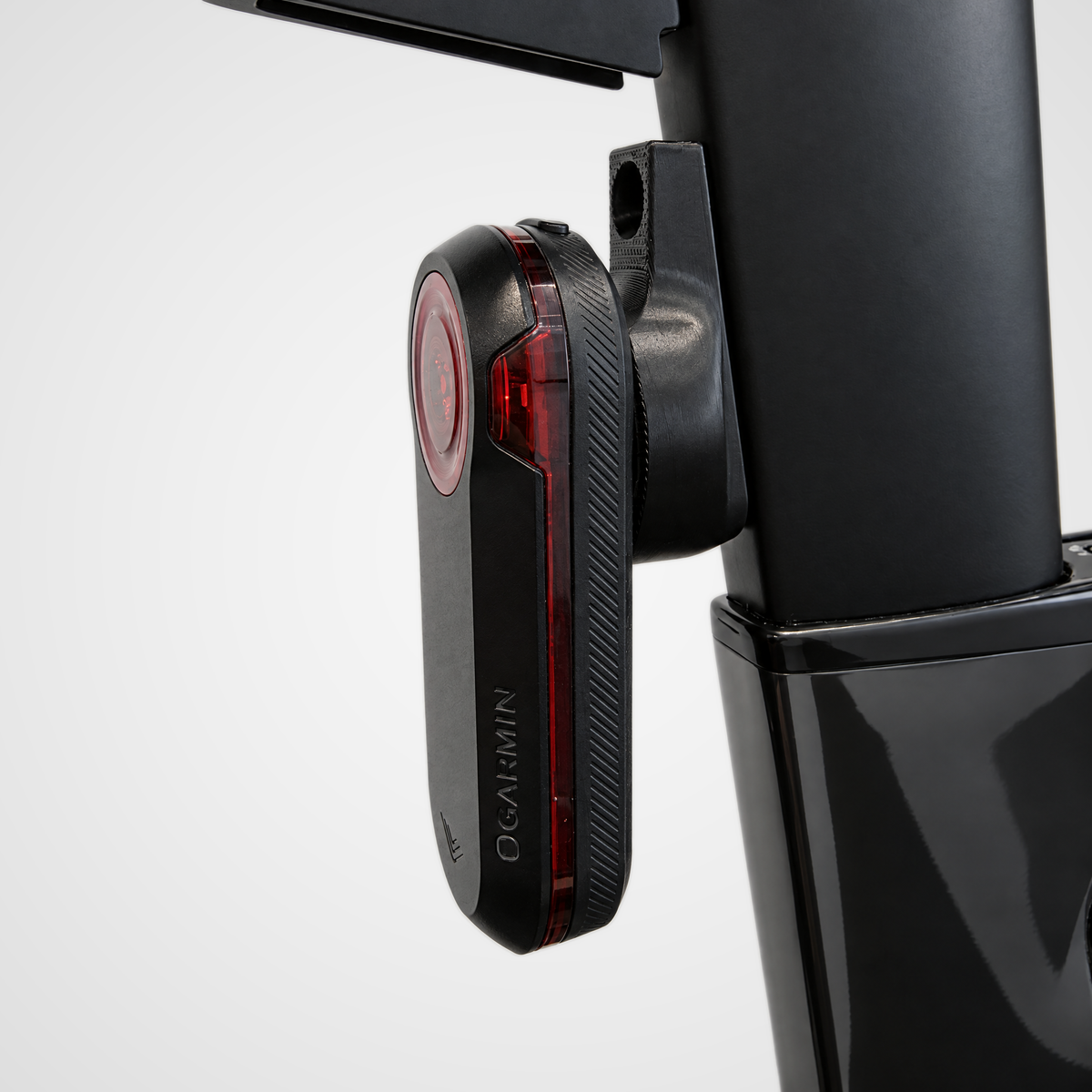 Draaft mount on a Canyon Speedmax SP0048 seat post with a Garmin Varia radar fitted, seen from behind